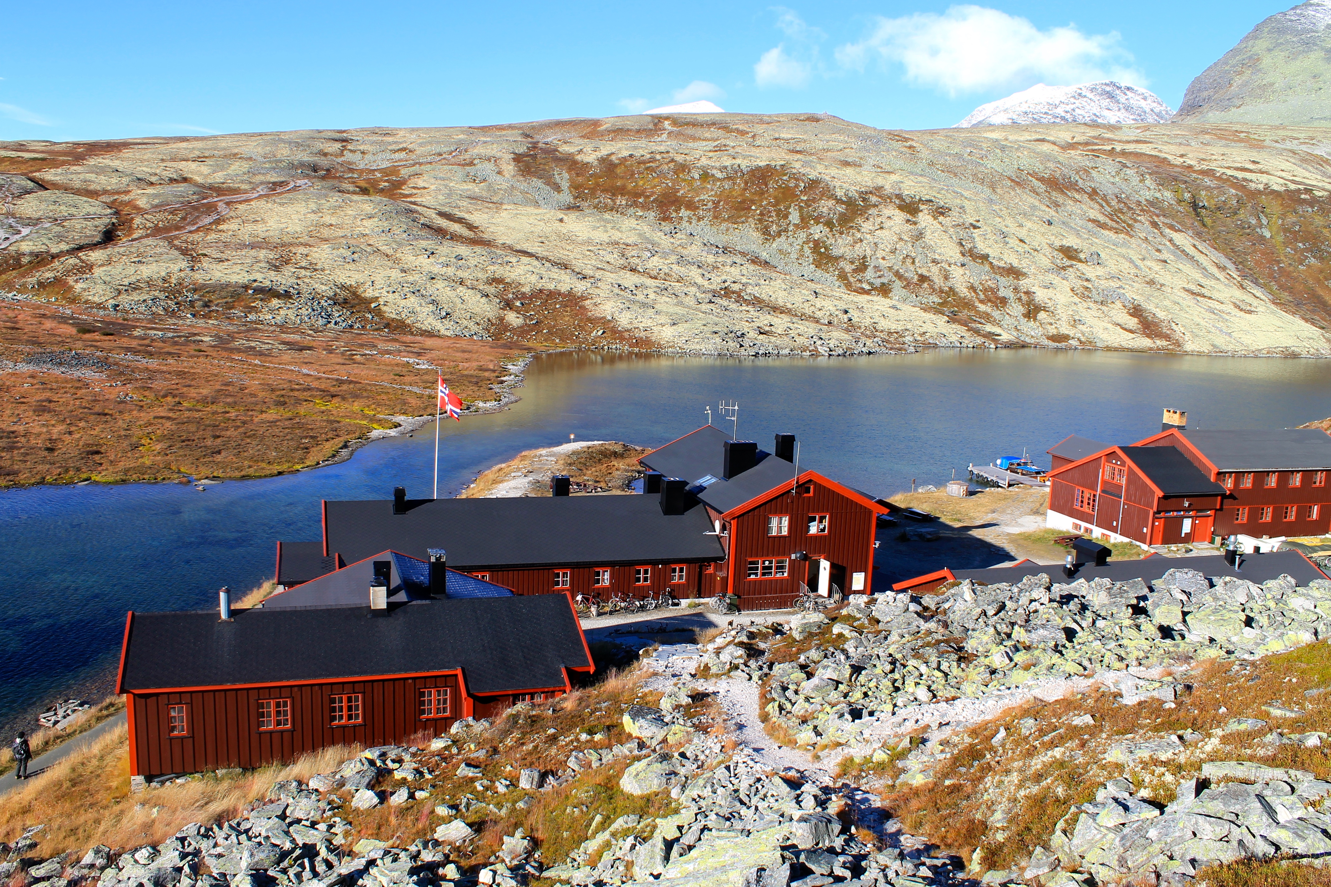 Rondvassbu - en av DNT´s betjente turisthytter i Rondane.