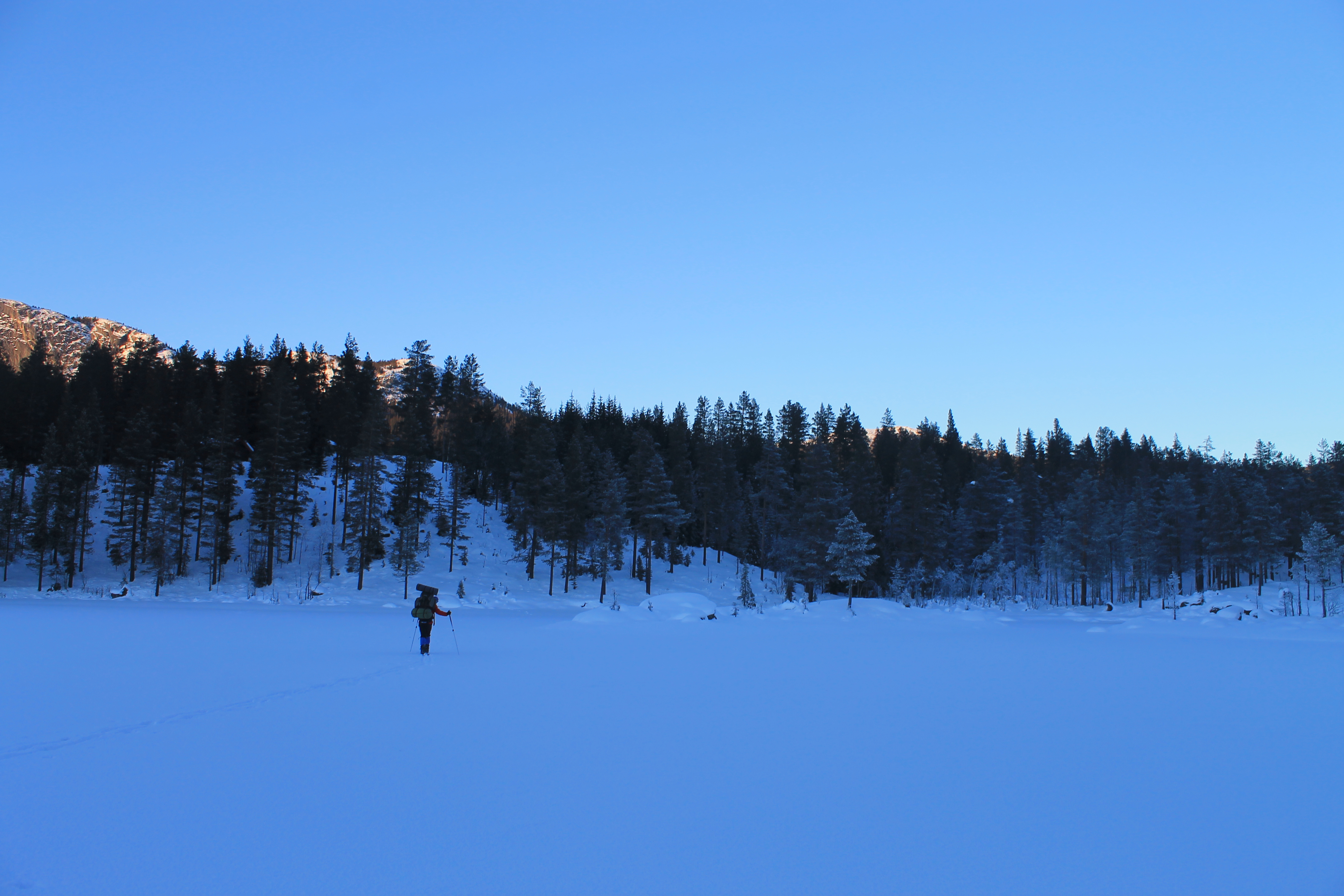 På ski gjennom Vassfaret en kald januardag.