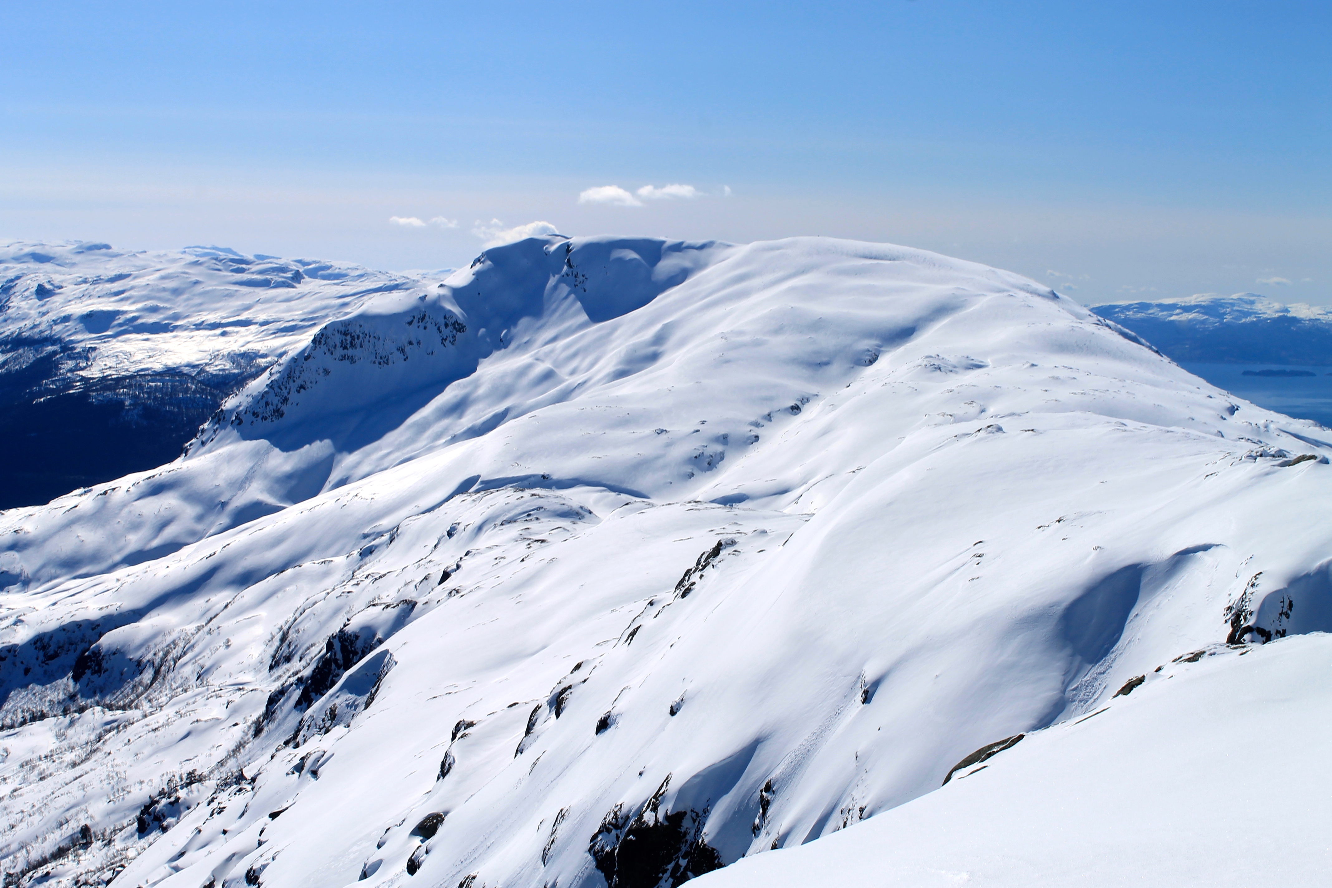 Oksen sett fra Ingebjørgfjellet. Ingebjørgfjellet er en fin avstikker fra Oksen.