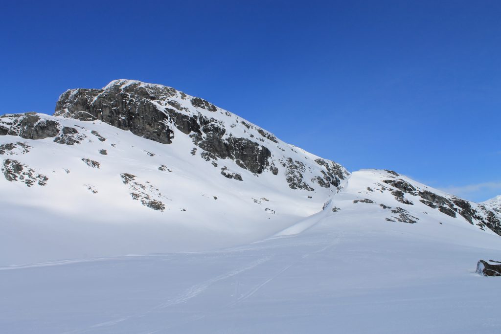 Iendafjellet sett fra toppen av Byrkjefjellet.