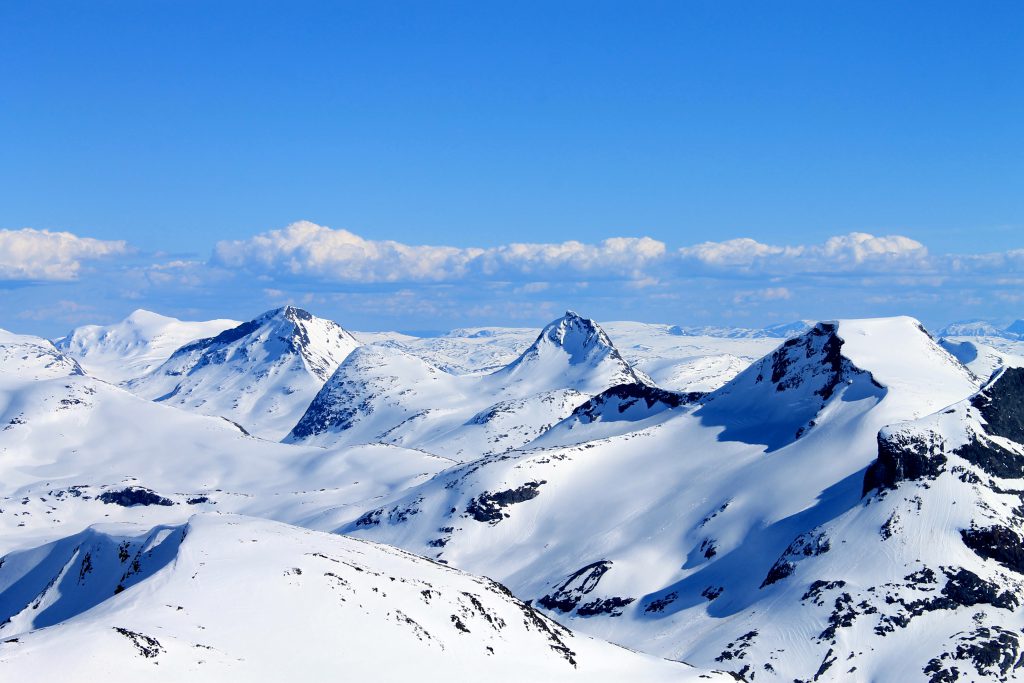 Mjølkedalstinden ved Olavsbu sett fra Storebjørn.