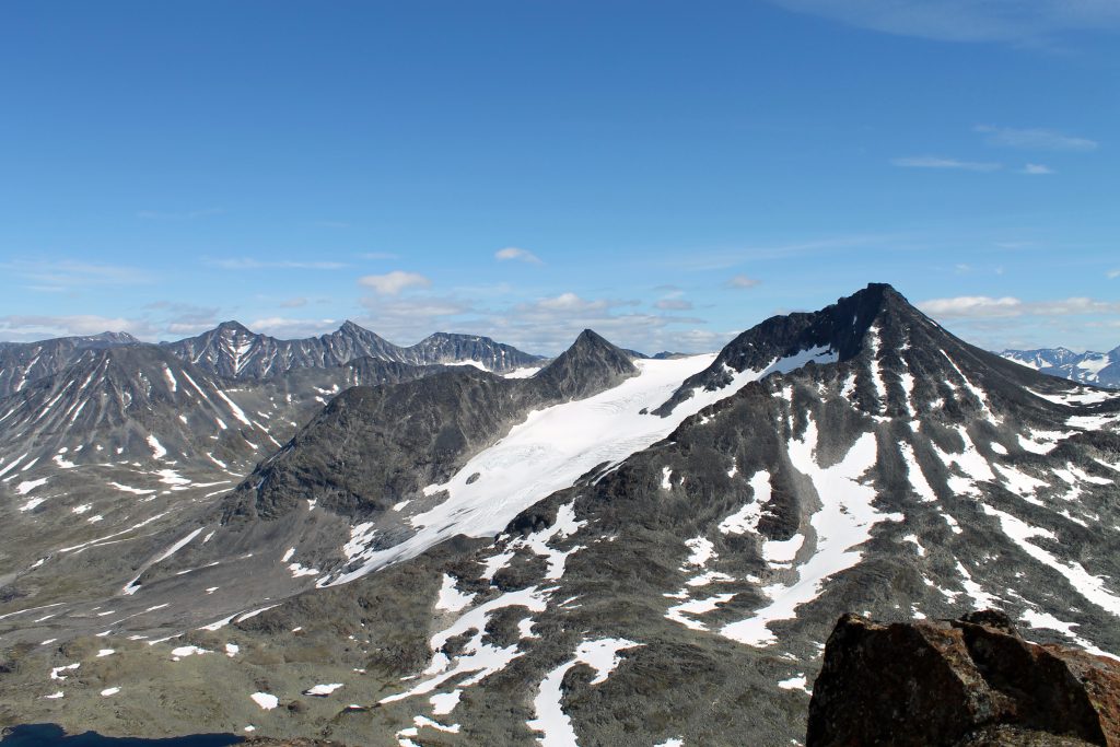 Visbretinden og Visbrean sett fra Kyrkja.