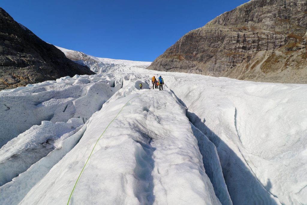 I den midtre delen av Nigardsbreen.