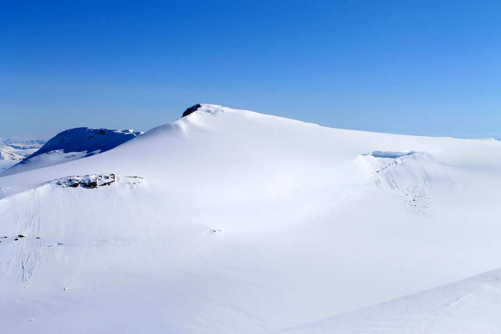 Brenibba (2.018 moh) på Jostedalsbreen.