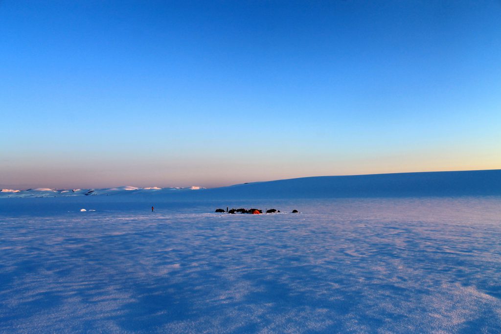 Camp ved foten av Brenibba på Jostedalsbreen.