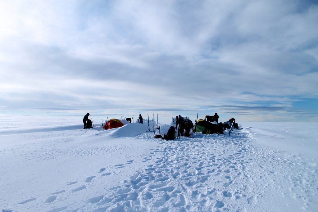 Det har klarnet opp etter en vindfull natt på 1.800 moh.