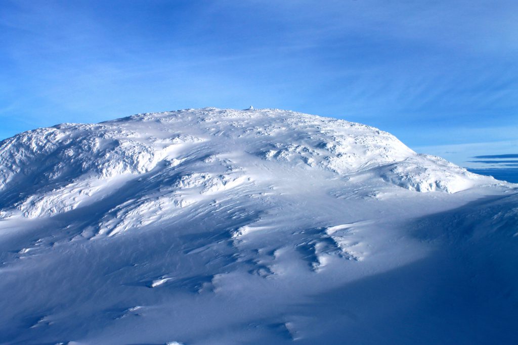 Baksafjellet (1.636 moh) er en flott topptur fra Hallingskeid, Kaldavasshytta eller Myrdal.