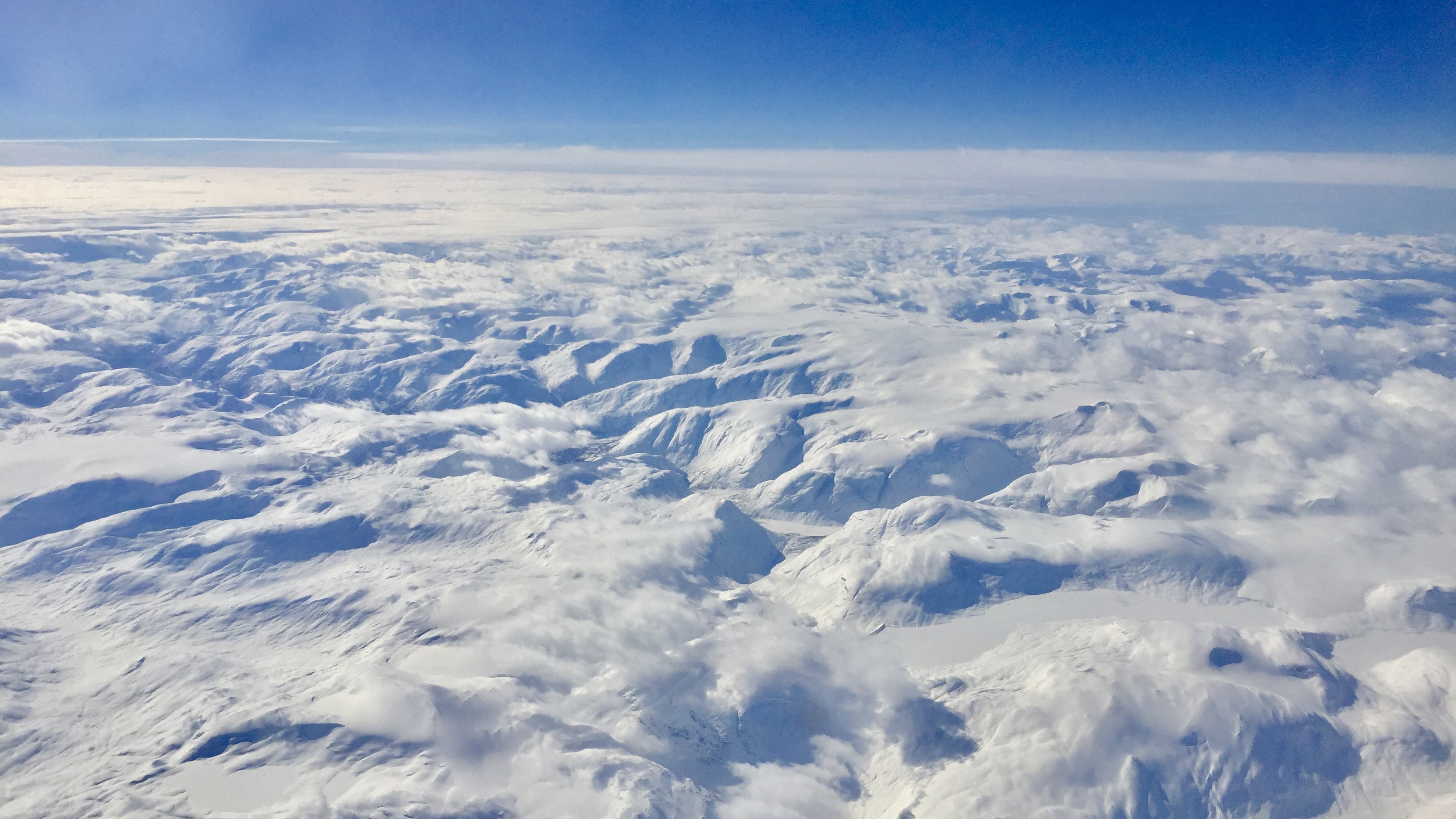 Jostedalen med Jostedalsbreen sett fra luften sør-vestover. 