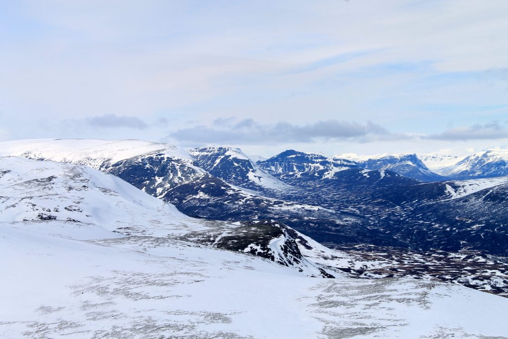 Ranastongi, Rankonøse og Grindane er alle fjellrygger i Hemsedalsfjella kjent for sine stupbratte fjellsider.