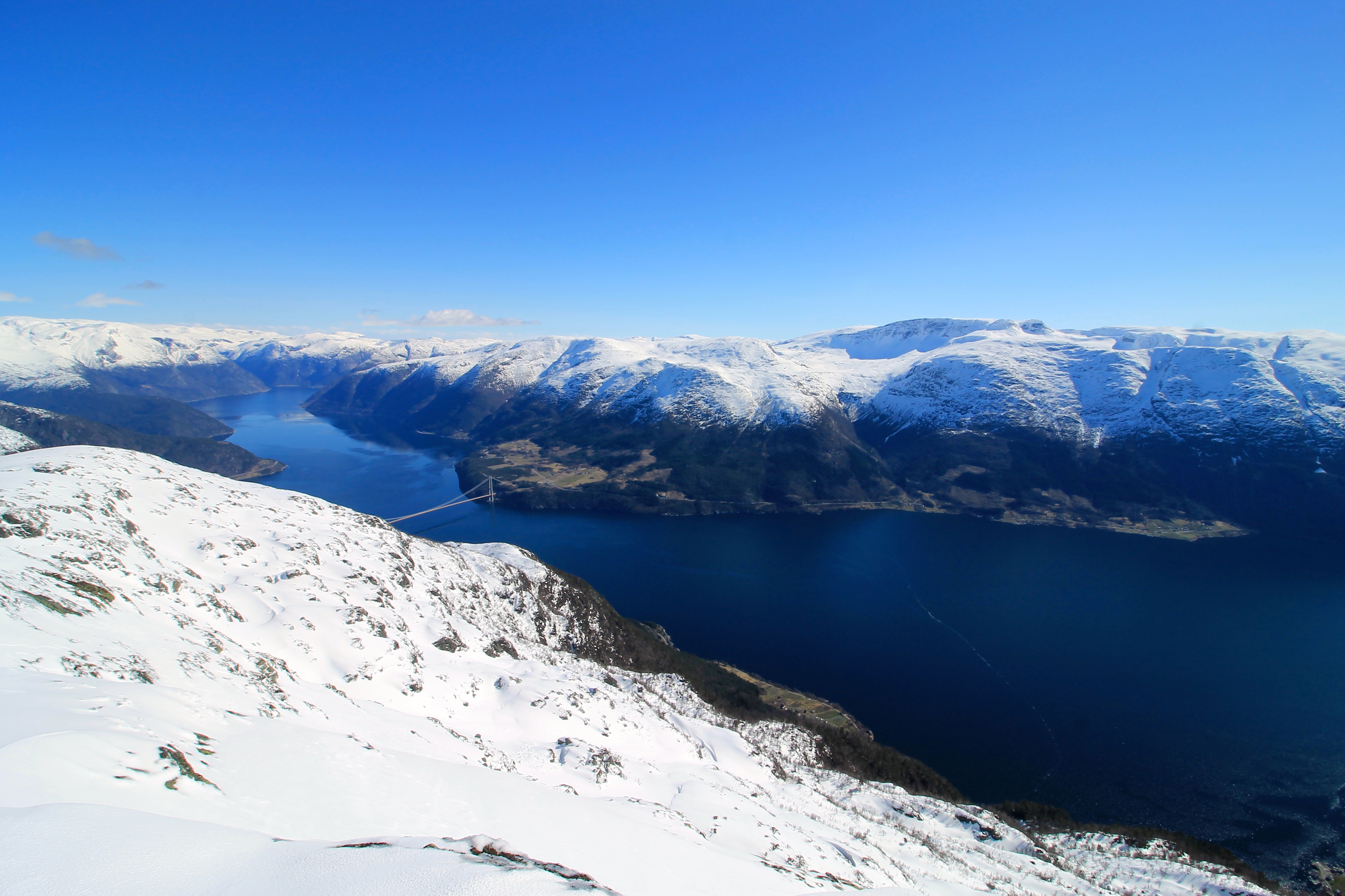 Utsikt over Eidfjorden innerst i Hardagner fra Ingebjørgfjellet.