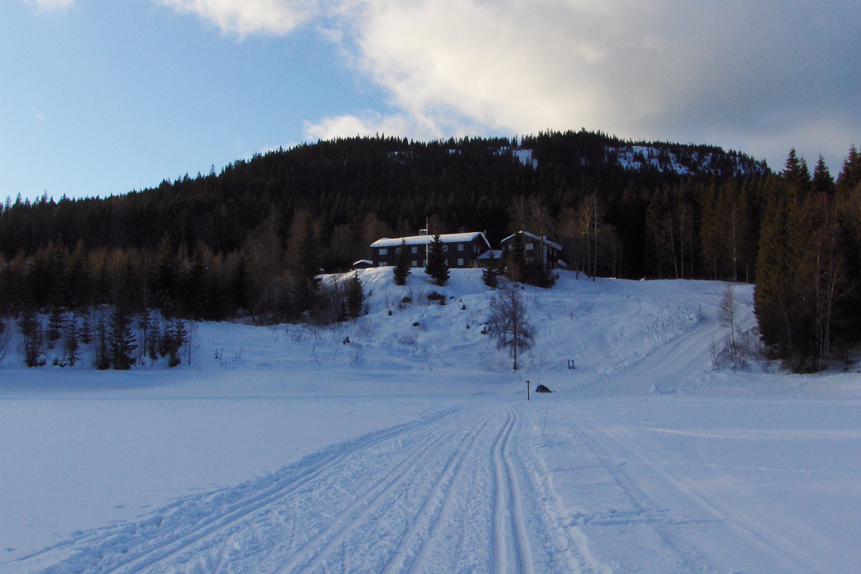 Den betjente turisthytten Kikutstua i Nordmarka.