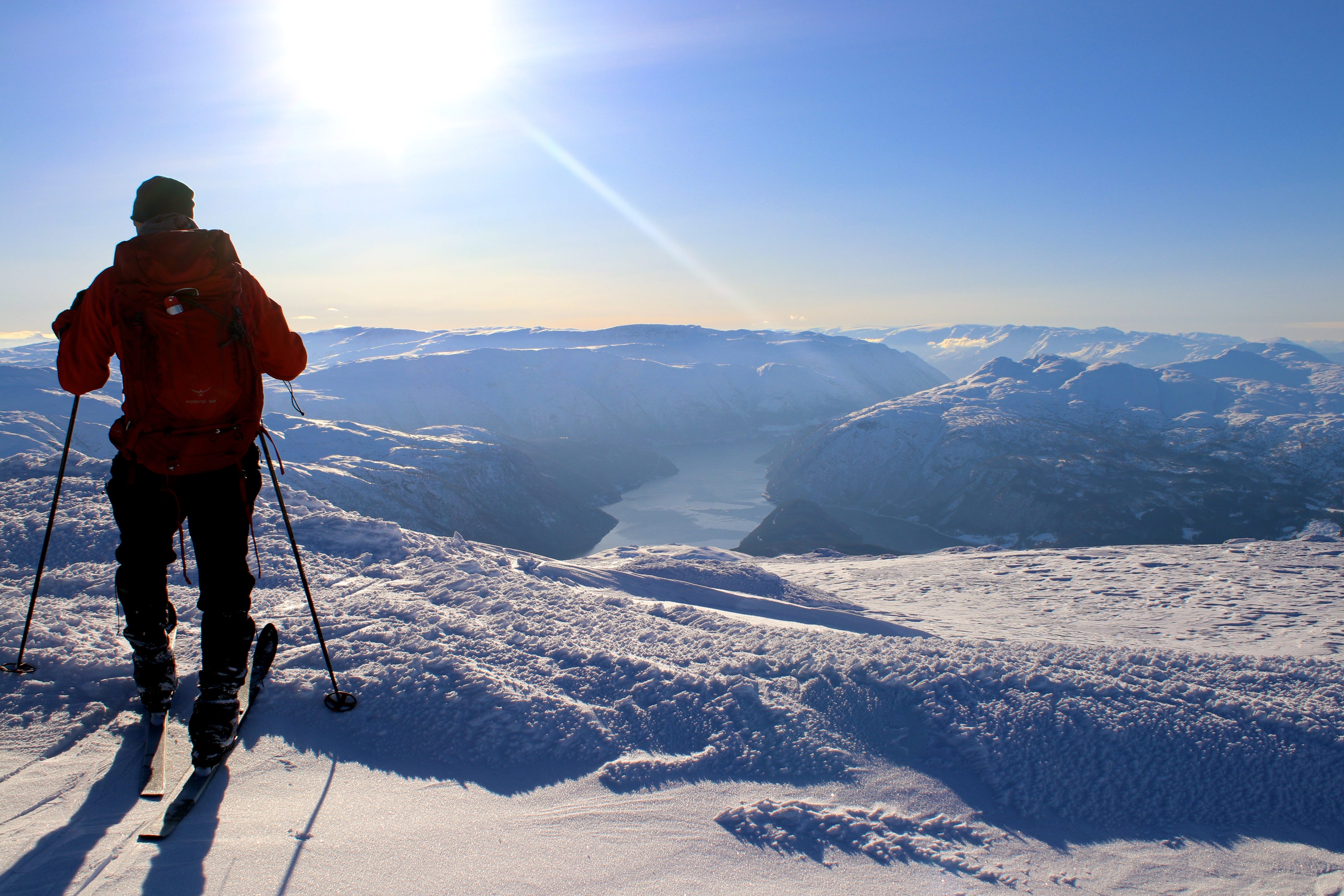 Fra Vassfjøra er det et vakkert skue ut Osafjorden innerst i Hardanger.