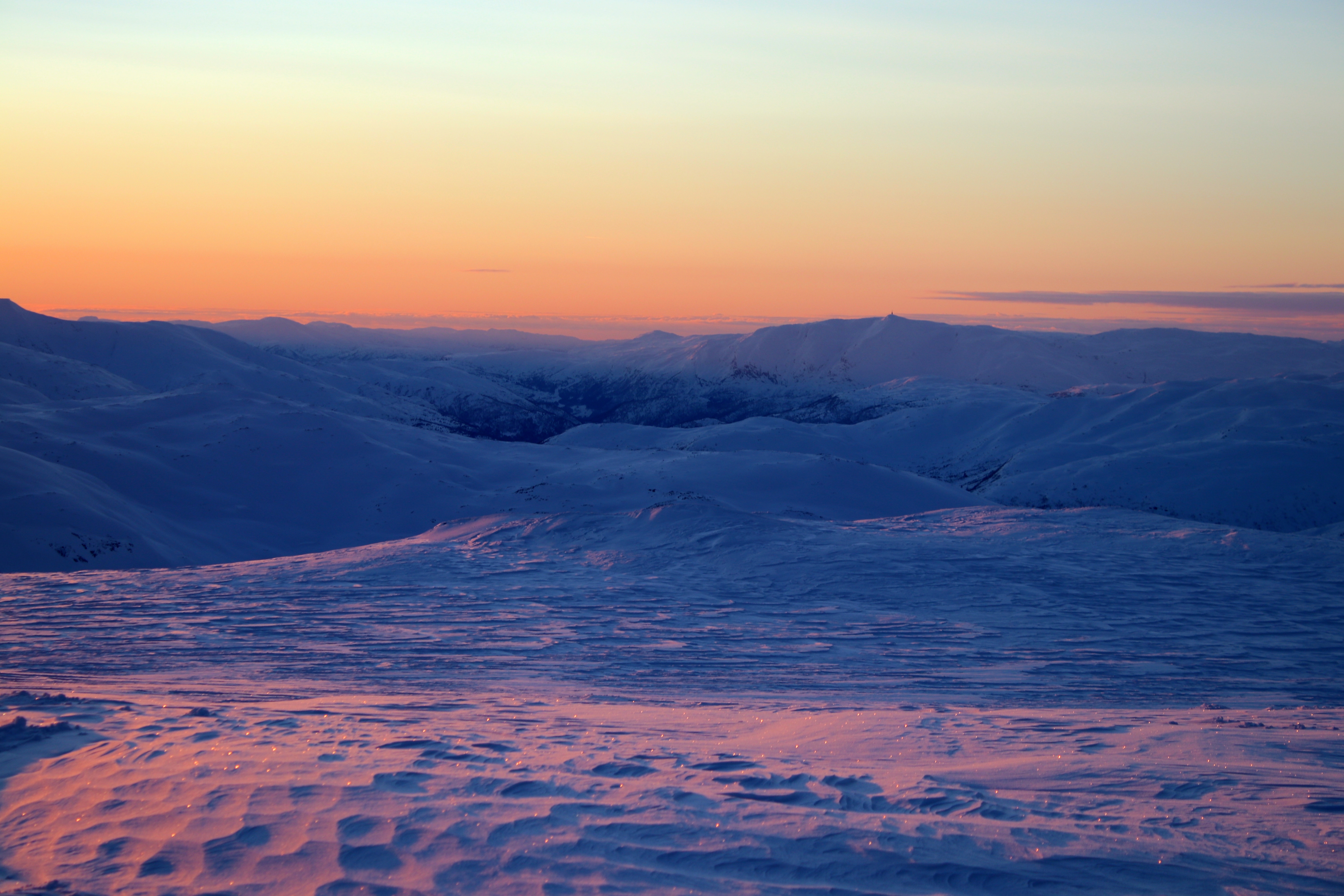 Raundalen retning mot Lønahorgi (1.410 moh) sett fra Øykjafonn.