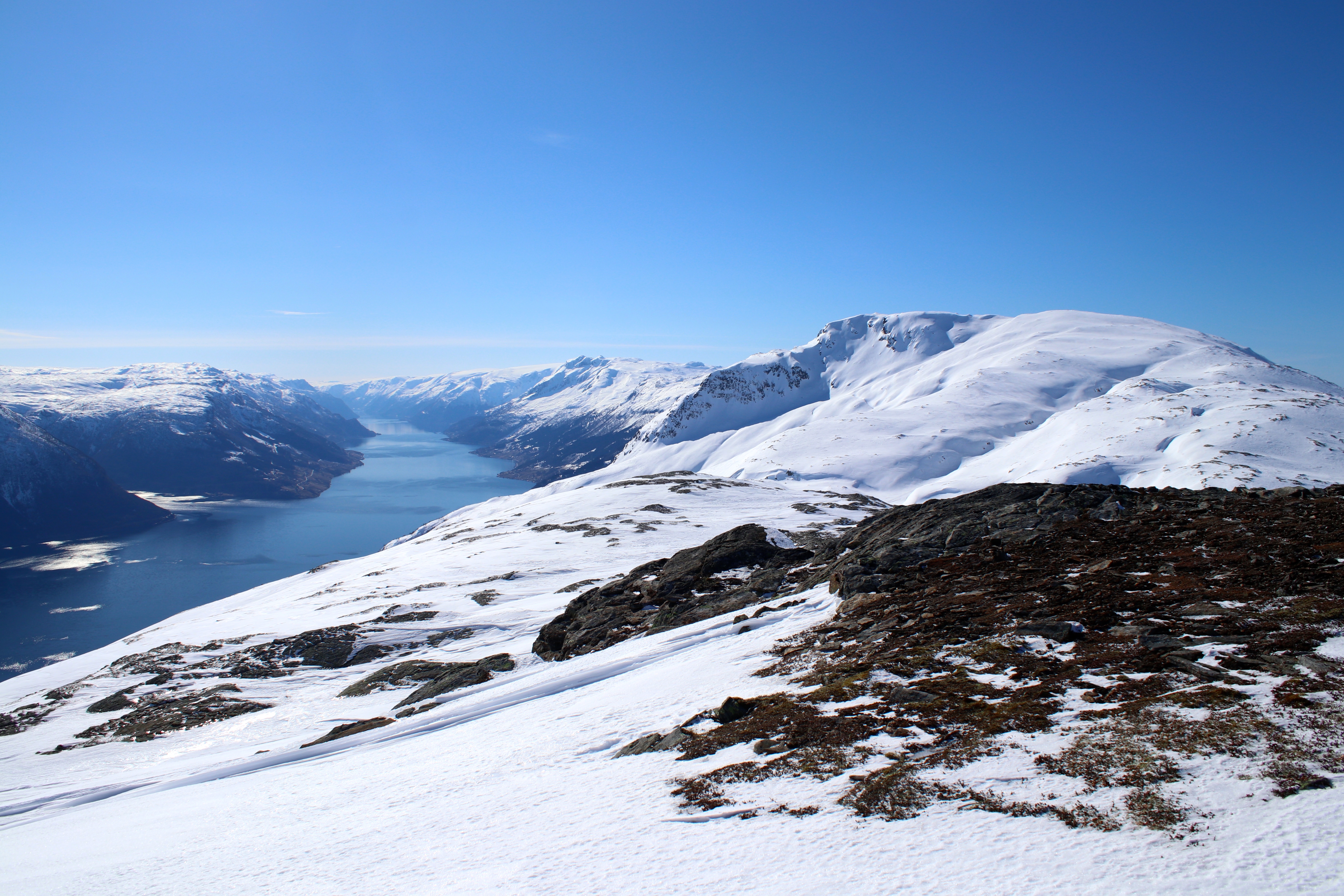 Oksen i Hardanger med Sørfjorden bak. 