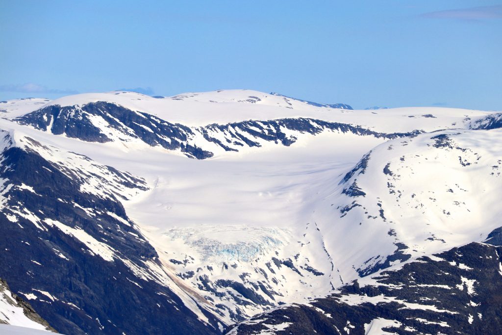 Skålebreen og Tomefjellet.