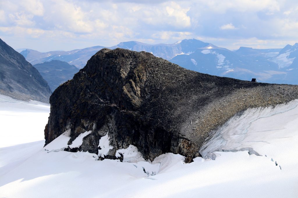 Søre Hellstugubreahesten (2.111 moh) er enkel å bestige fra Hellstugubrean.