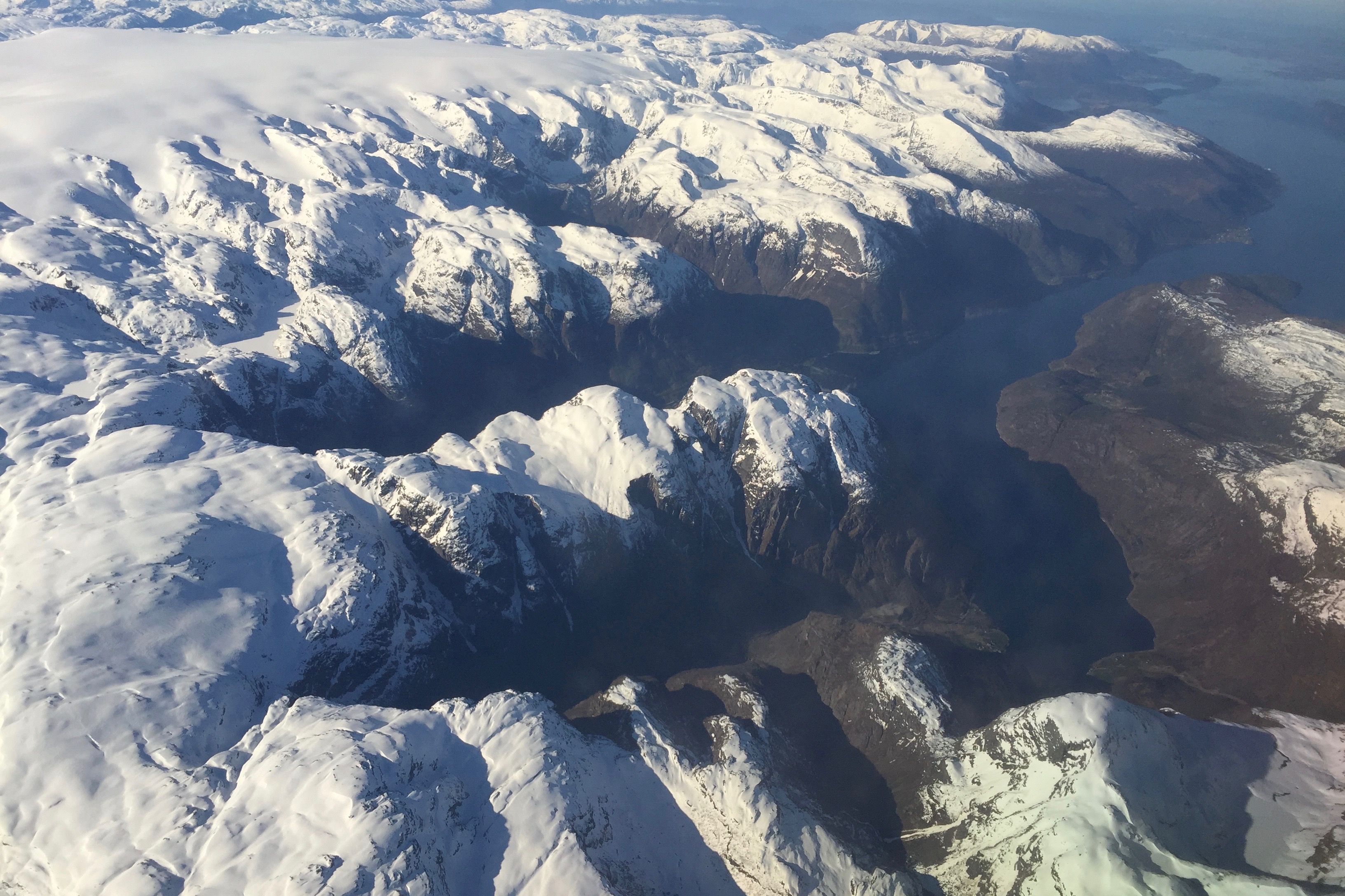 Murangsfjorden, Riplessåta og Øyresdalen sett fra luften like over Nordfonna.