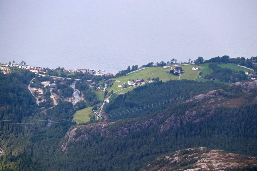 Ænes sett fra toppen av Gygrastolen.