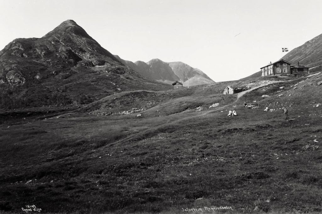 Memuruboden fotografert av Anders Beer Wilse i 1916. Norsk Folkemuseum.