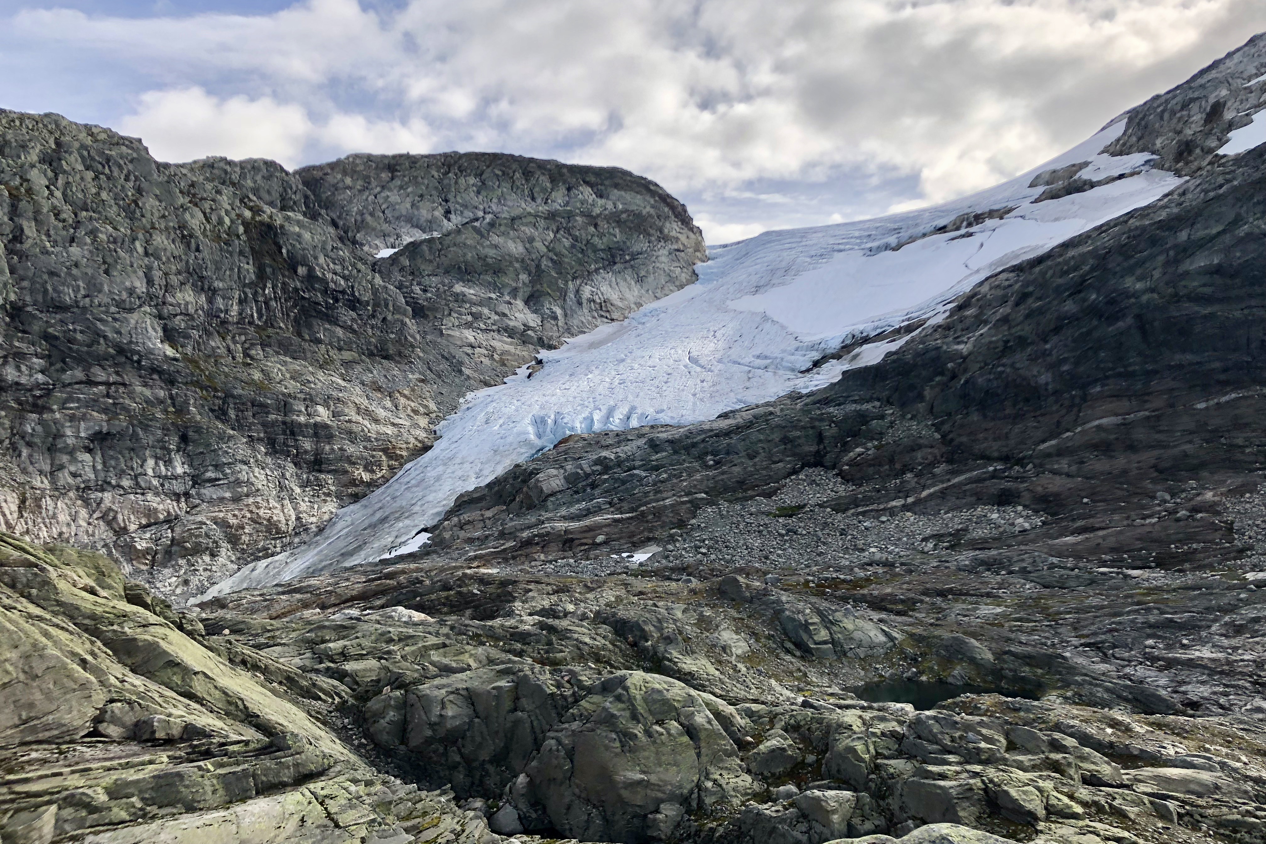 Botnabreen byr på flott oppsprukken breis og flott utsikt.