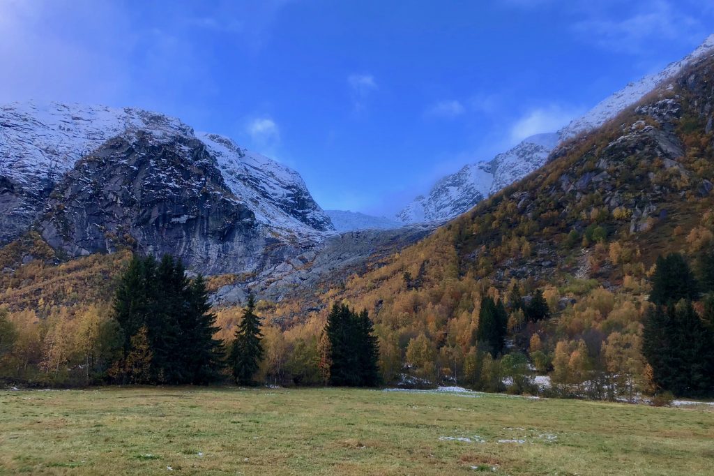 Tuftebreen sett fra Krundalen.