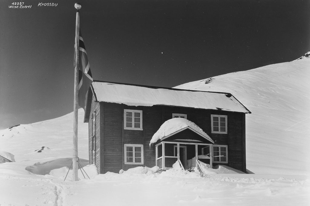 Krossbu Turiststasjon i 1935. Foto: Wilse, Anders Beer; Norsk Folkemuseum