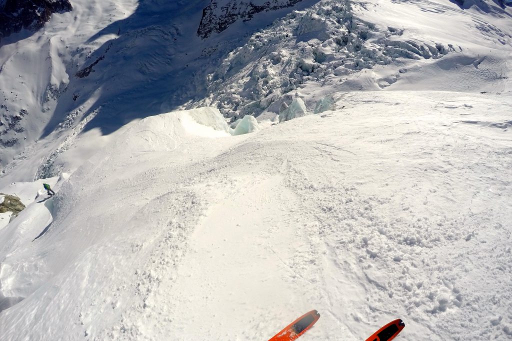 Skikjøring ned Vallée Blanche - den noe brattere Grand Envers ruten.