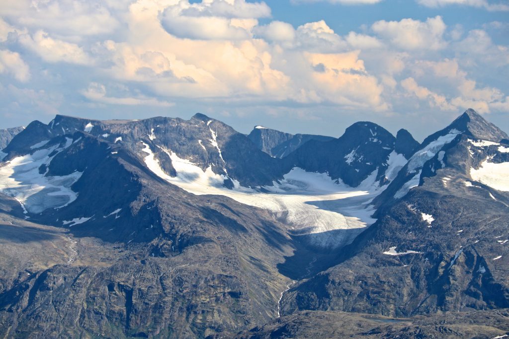 Knutsholstindtraversen i Gjendealpene med Knutsholstinden 2.341 moh