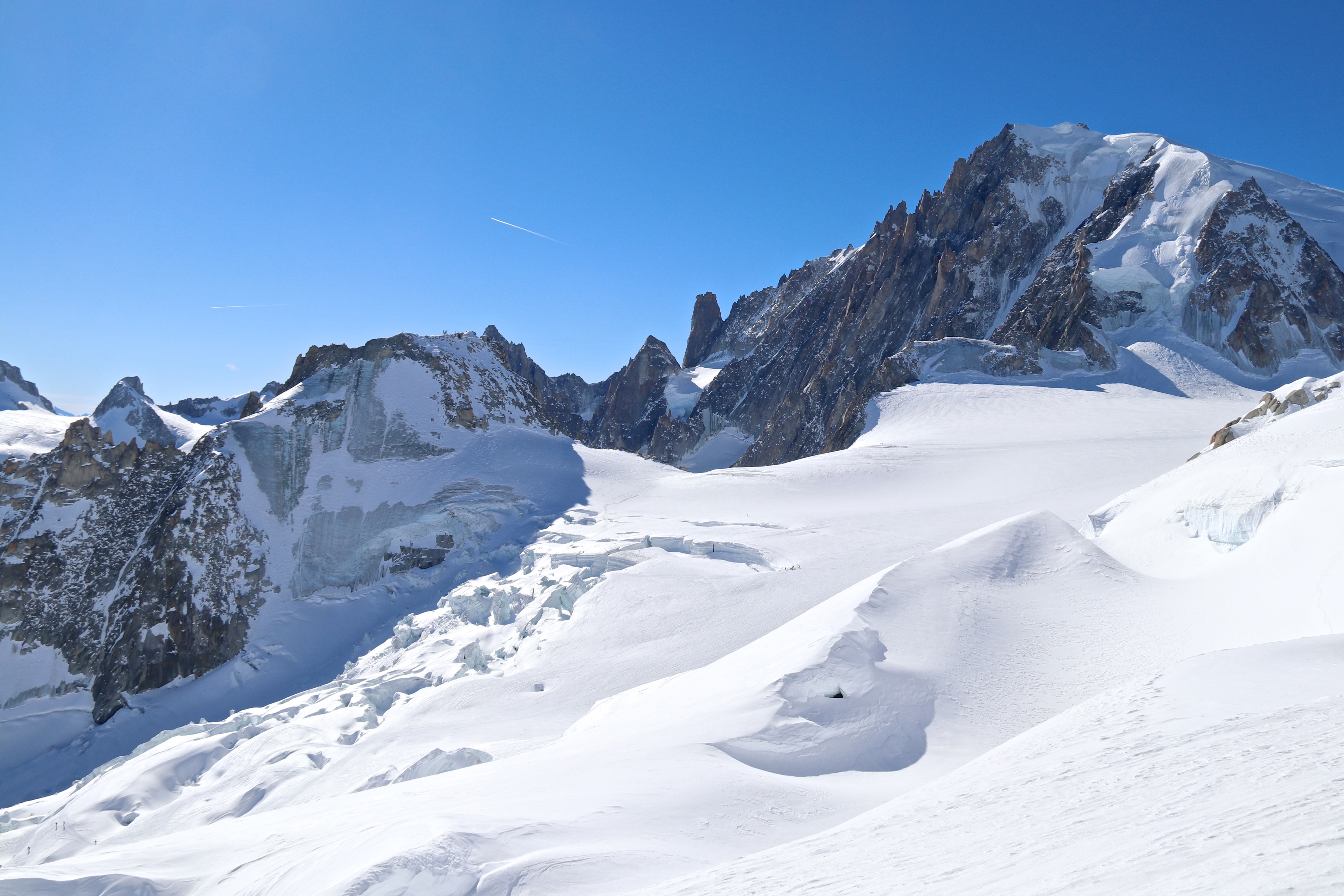 Vallée Blanche  med Mont Blanc du Tacul (4.248 moh) i bakgrunnen.