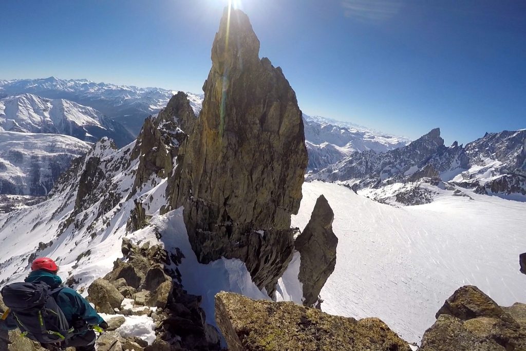 Aiguilles Marbrées byr på masse flotte tindeformasjoner.