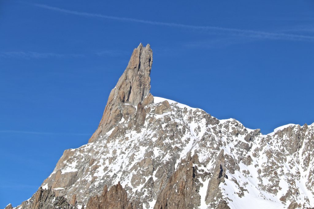 Fra Aiguilles Marbrées er det førsteklasses utsikt mot alpinklassikeren Dent du Géant (4.013 moh).