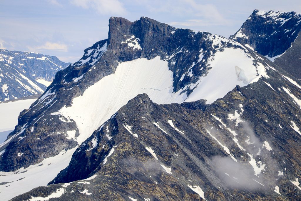 Vestre Tverrbottinden (2.113 moh) sett fra Skagsnebb.