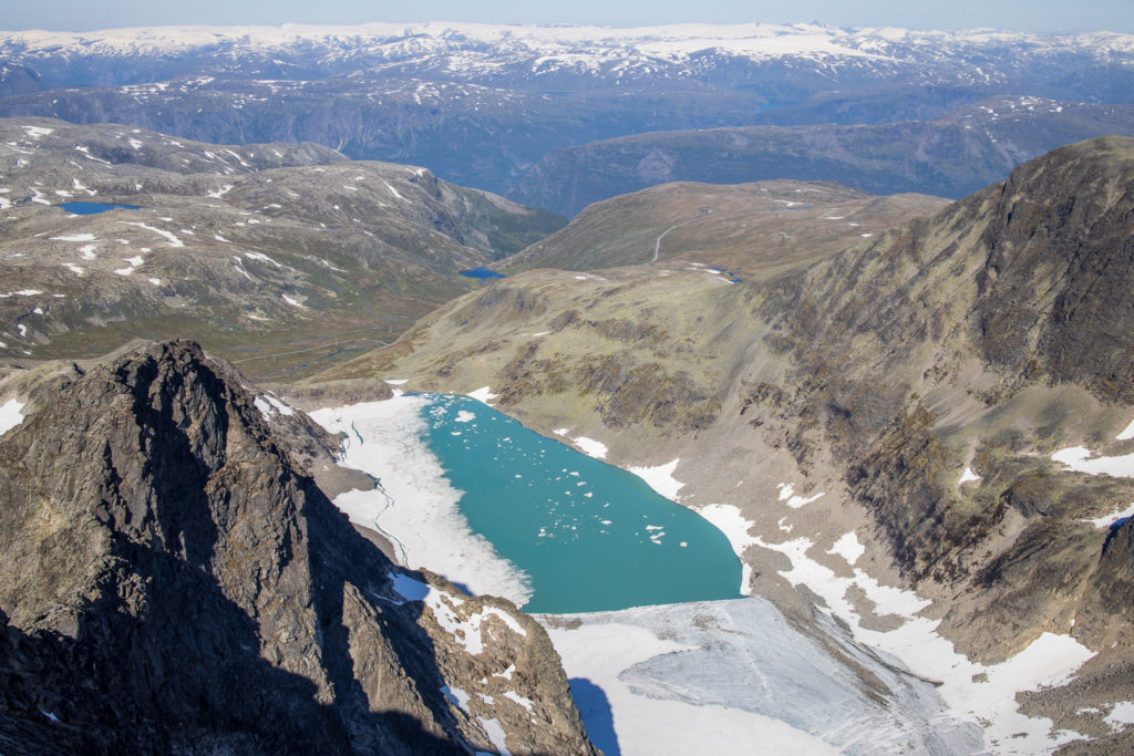 Berdalsbreen sett fra toppen av Store Austanbottstind.