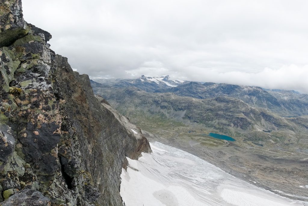 Sagi i Jotunheimen er eksponert med loddrette stup.