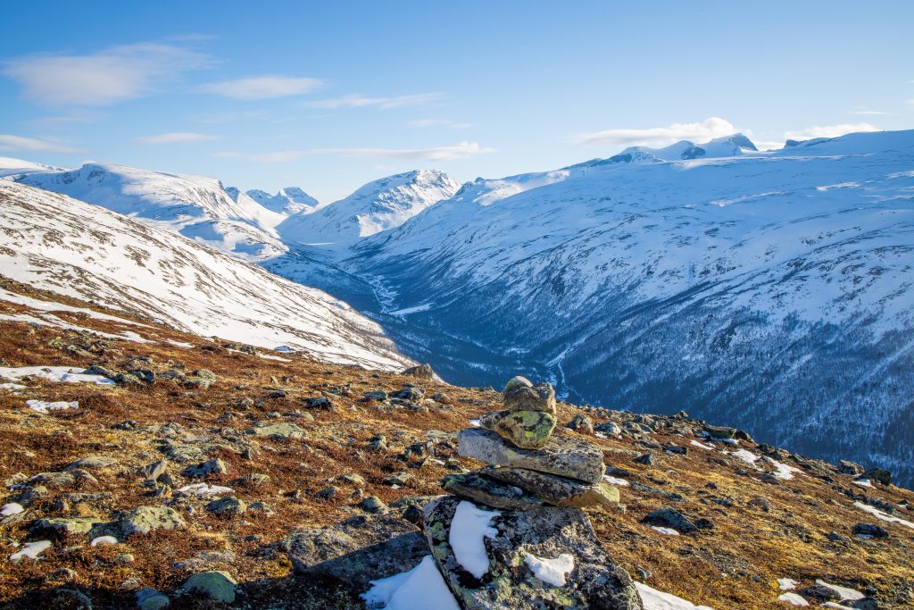 Utsikt fra Gokkeroksle inn Visdalen mot Spiterstulen og Jotunheimens majestetiske tinder.