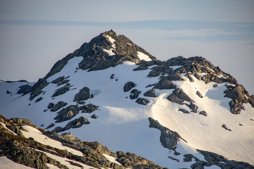 Solnuten (1.551 moh) på Folgefonnhalvøyen høyt over Sørfjorden.