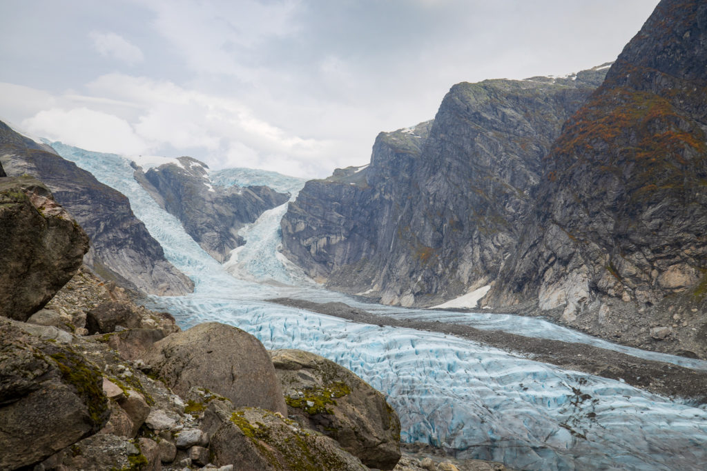 Austerdalsbreen med trefallene Odin- og Torsbreen.