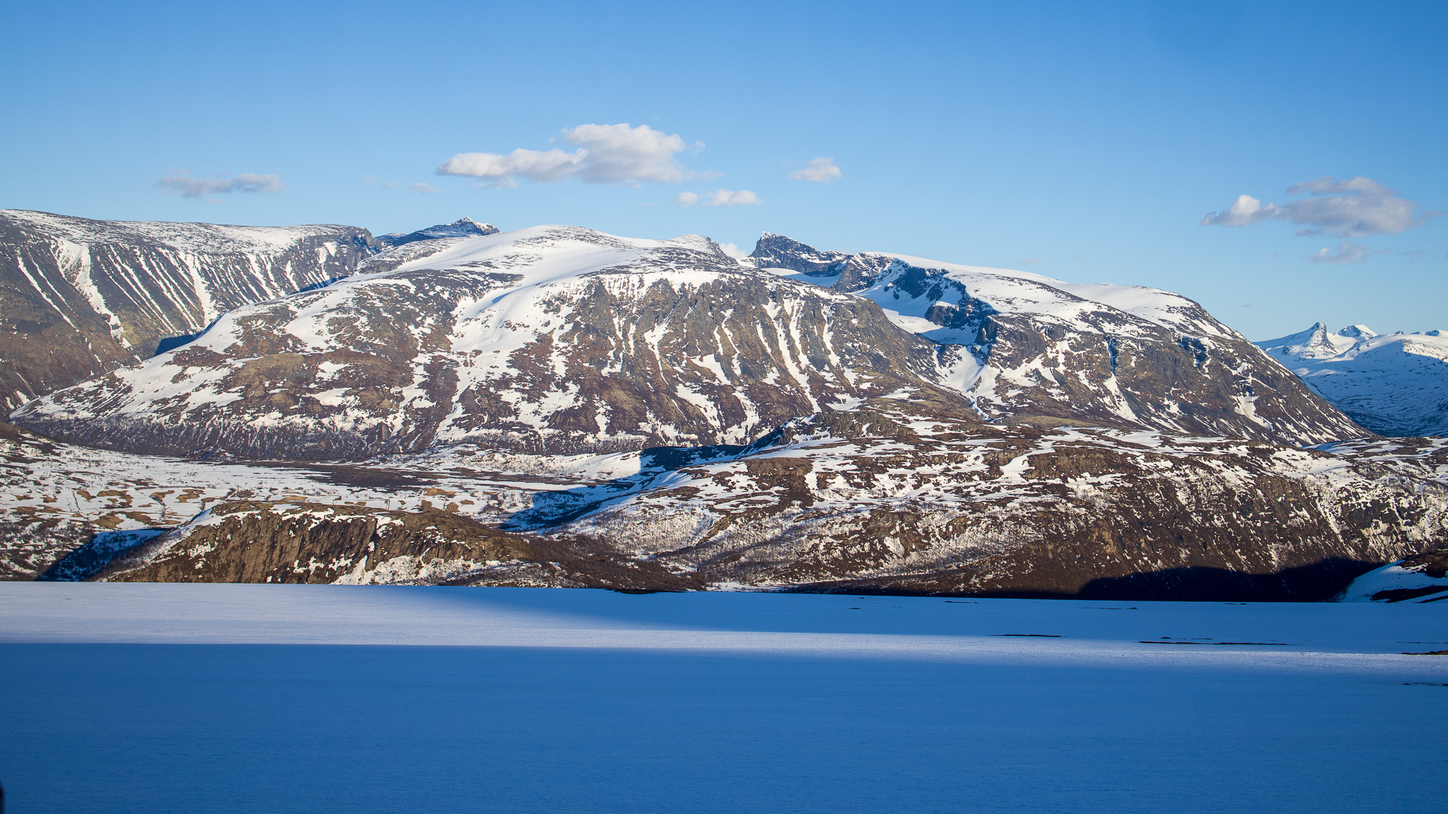 Fremste- og Bakarste Storgrovhøe sett fra nord.