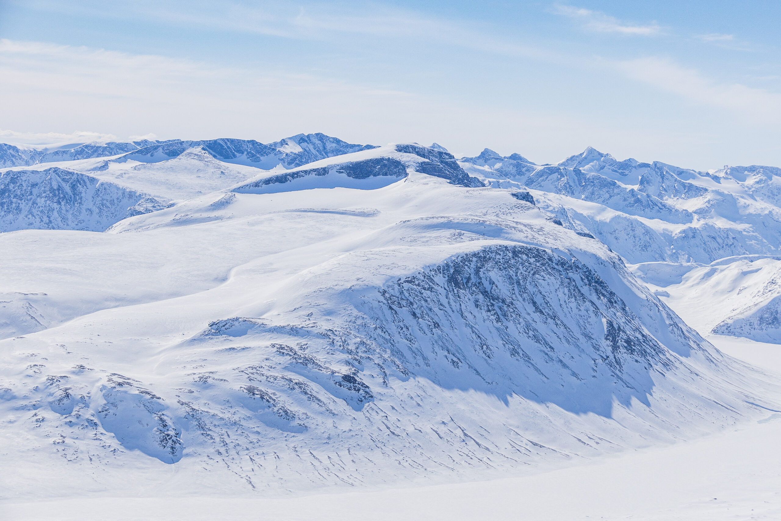 Besshøe (2.258 moh) sett fra Nautgardstinden.