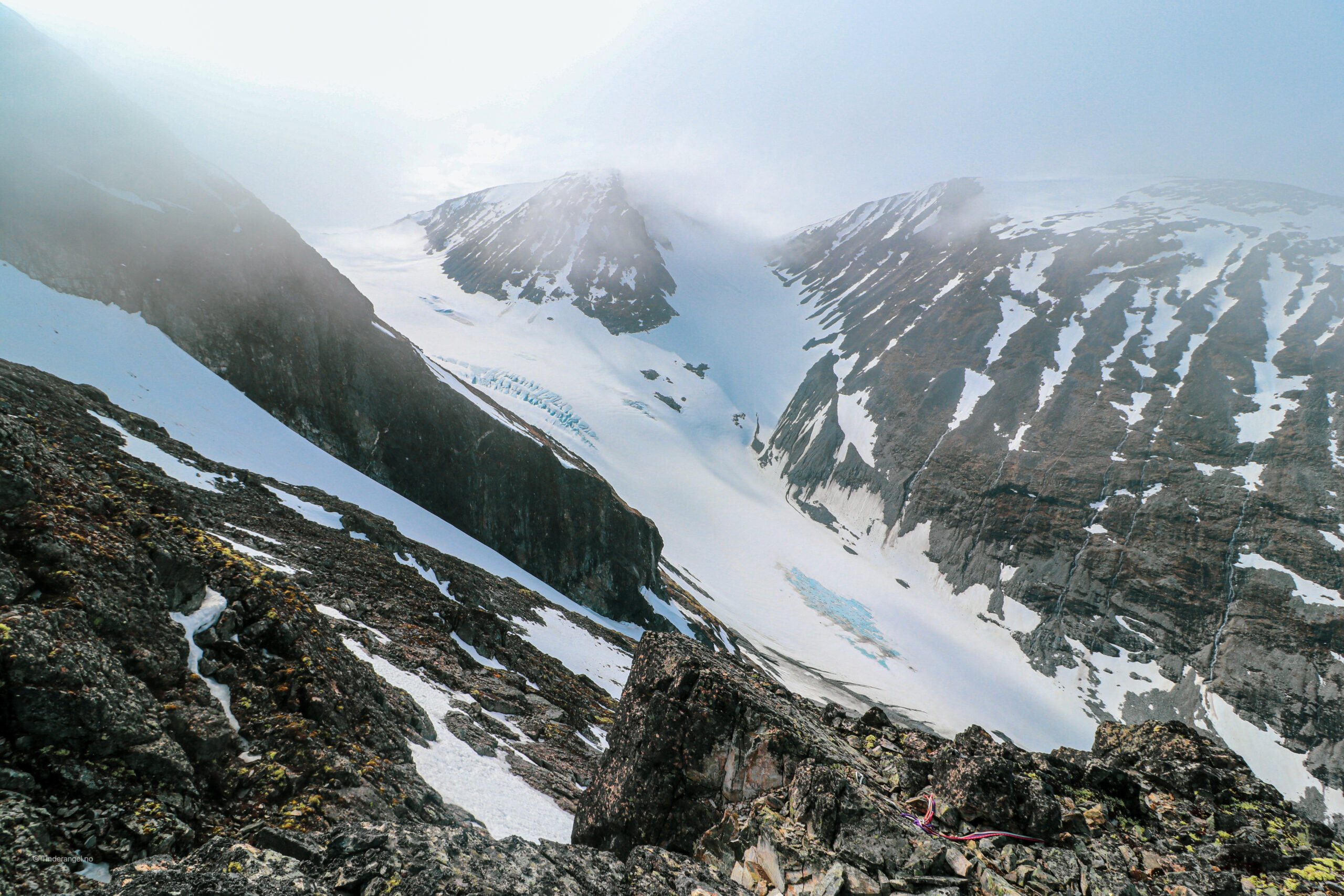 Hurrbrean, Veslfjelltinden og Loftet sett fra Skagsnebb.