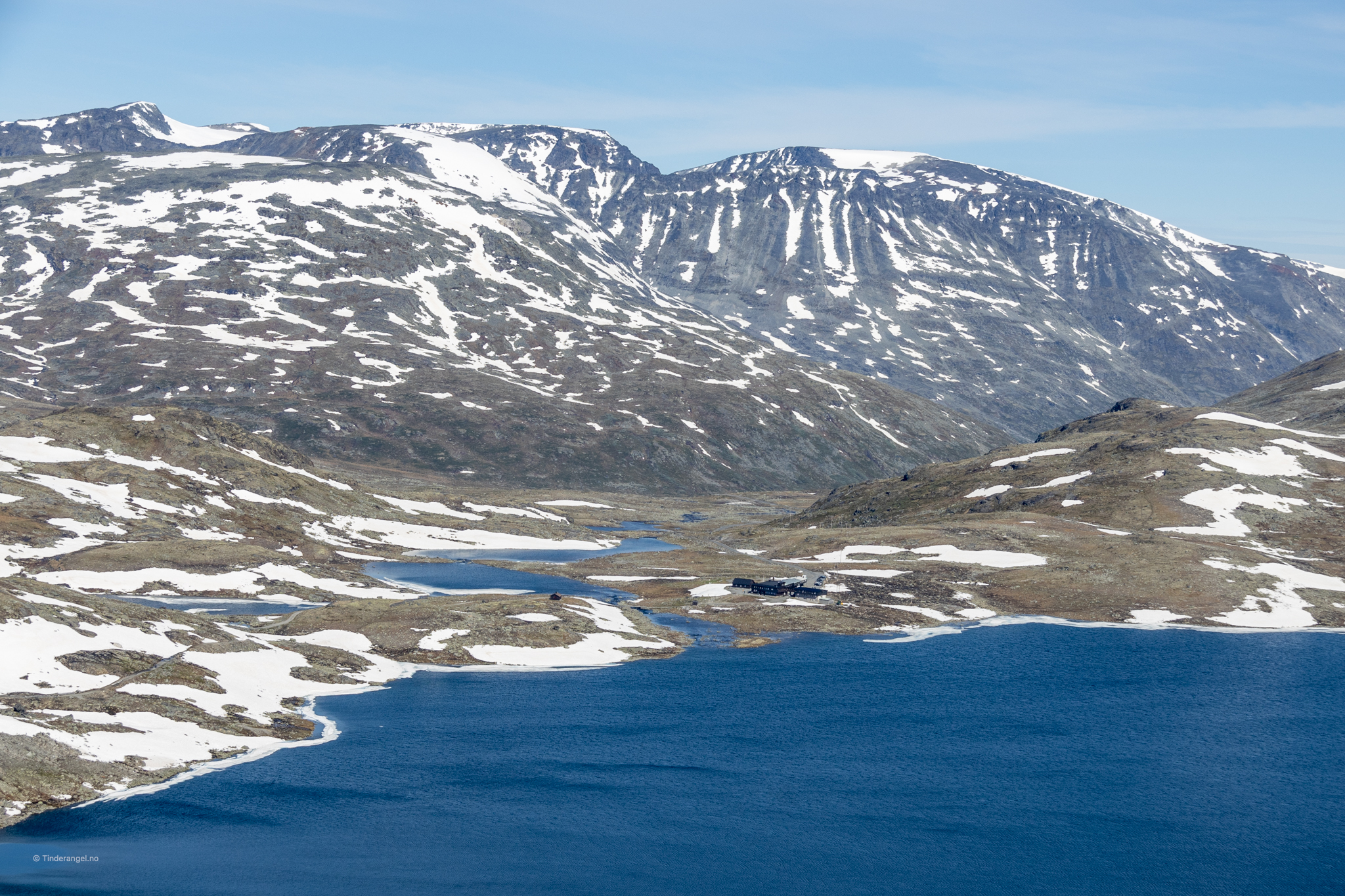 Leirvassbu er et fint utgangspunkt for turer inn i den midtre delen av Jotunheimen.