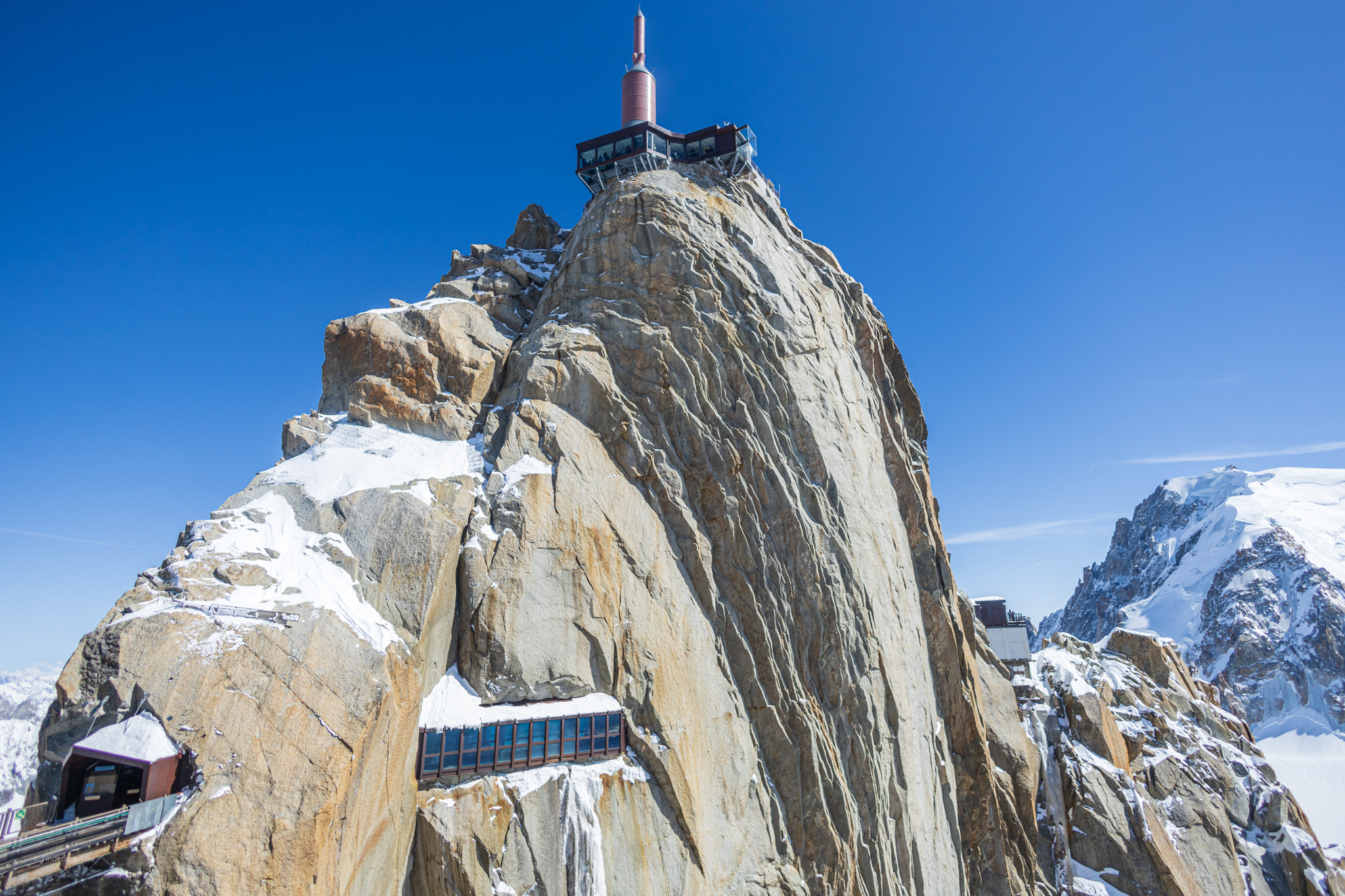 Aiguille du Midi (3842m).