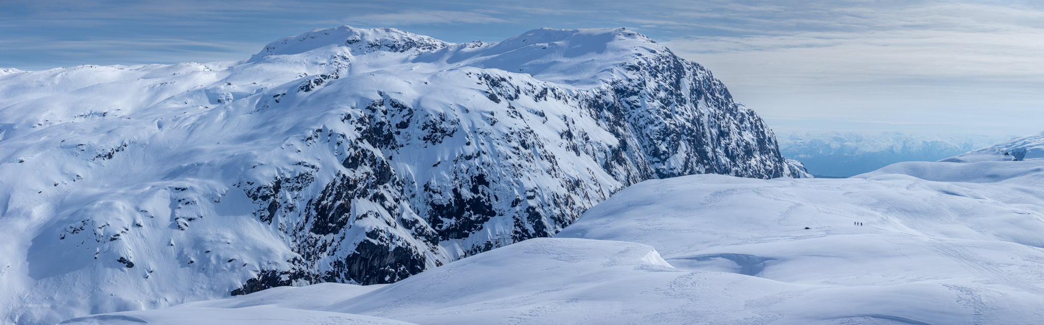 På ski over Sveindalseggi på vei mot Kiellandbu.