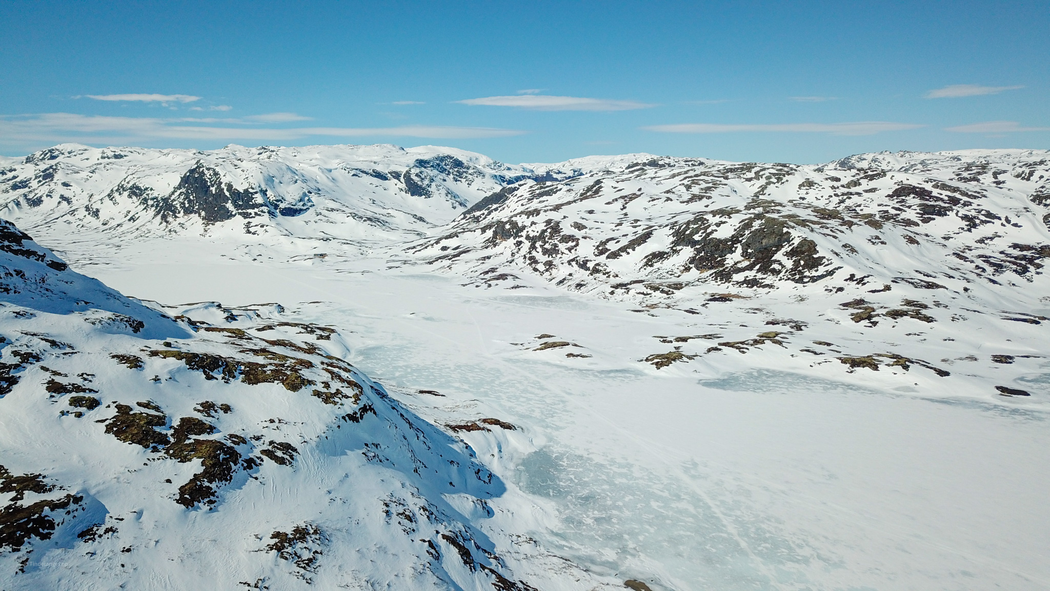 Iungsdalsvatnet med Iungsdalshytta.