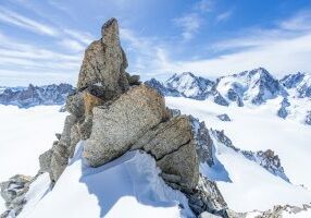 Pinakkel like nedenfor sørtoppen til Aigulle du Tour (2542 moh).