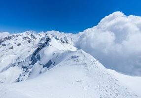 Storslagen utsikt fra toppen av Breithorn (4.164 moh) mot Monte Rosa.