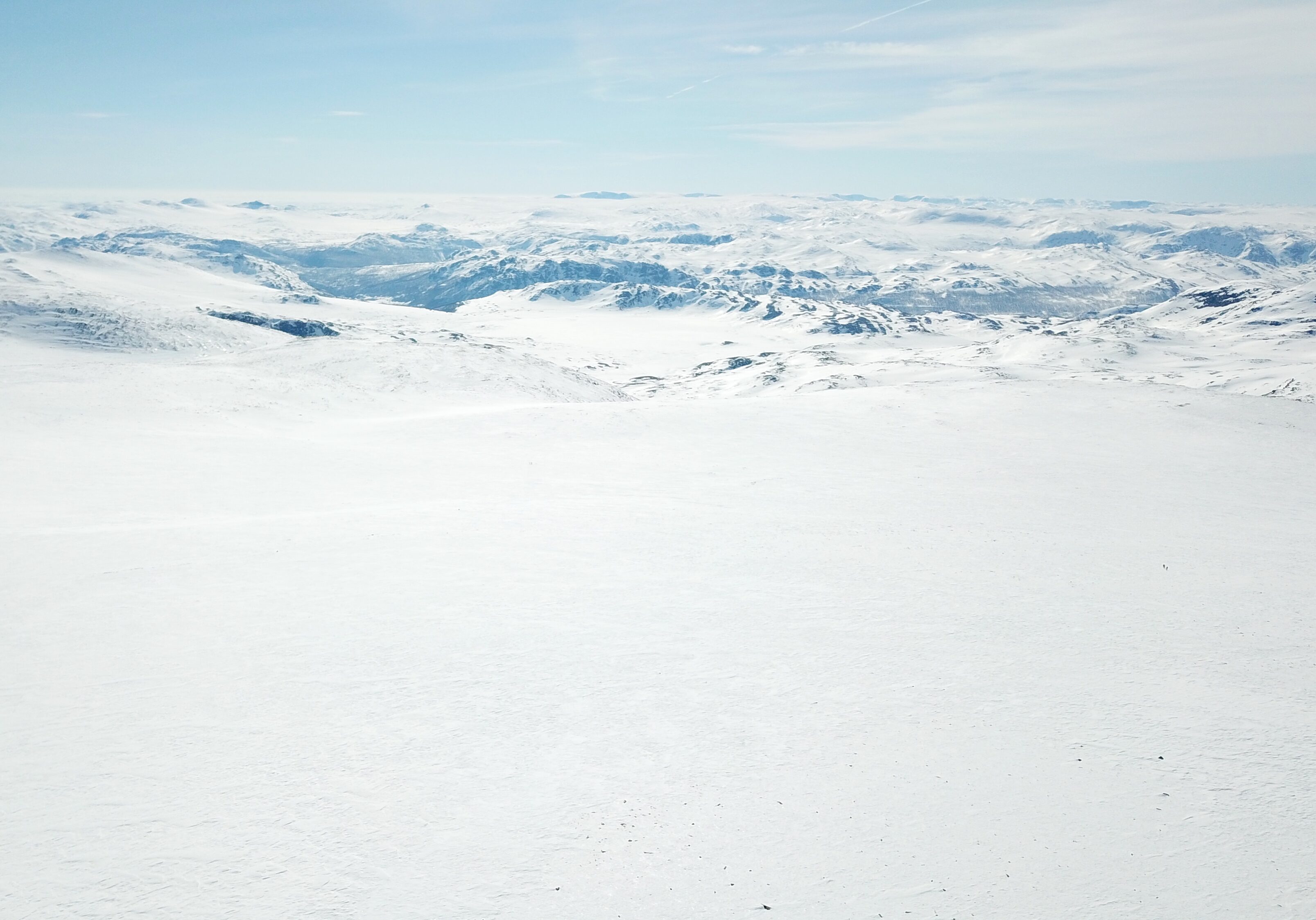 Den lange sørvest flanken opp mot toppen av Ranastongi (1.900 moh).