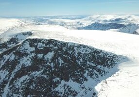 Fra Ranastongi ser vi mot Ranastongnøse og Hemsedalsfjell helt mot Skogshorn.