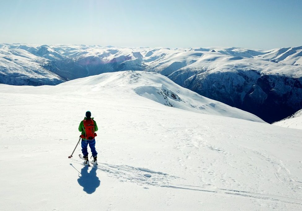 Skikjøring ned Blåskavlen i Aurland.