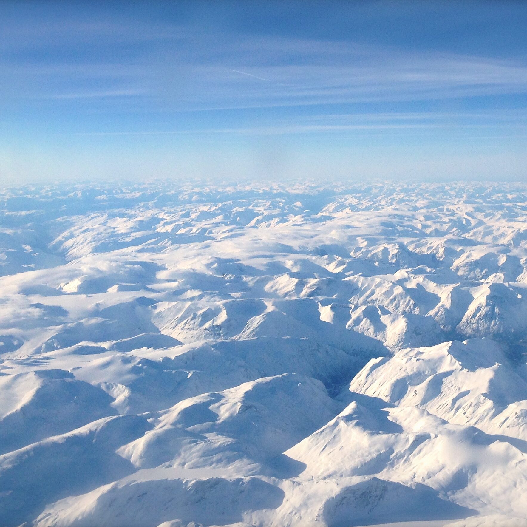 Stryn med Jostedalsbreen i bakgrunnen.